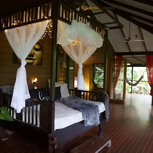 Treetops Retreat Holiday home